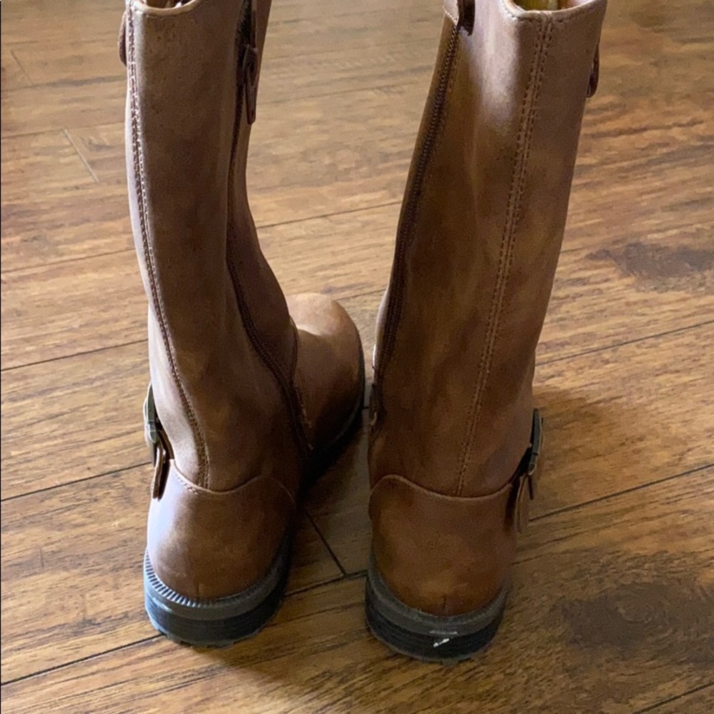 Boots - Picture 3 of 3